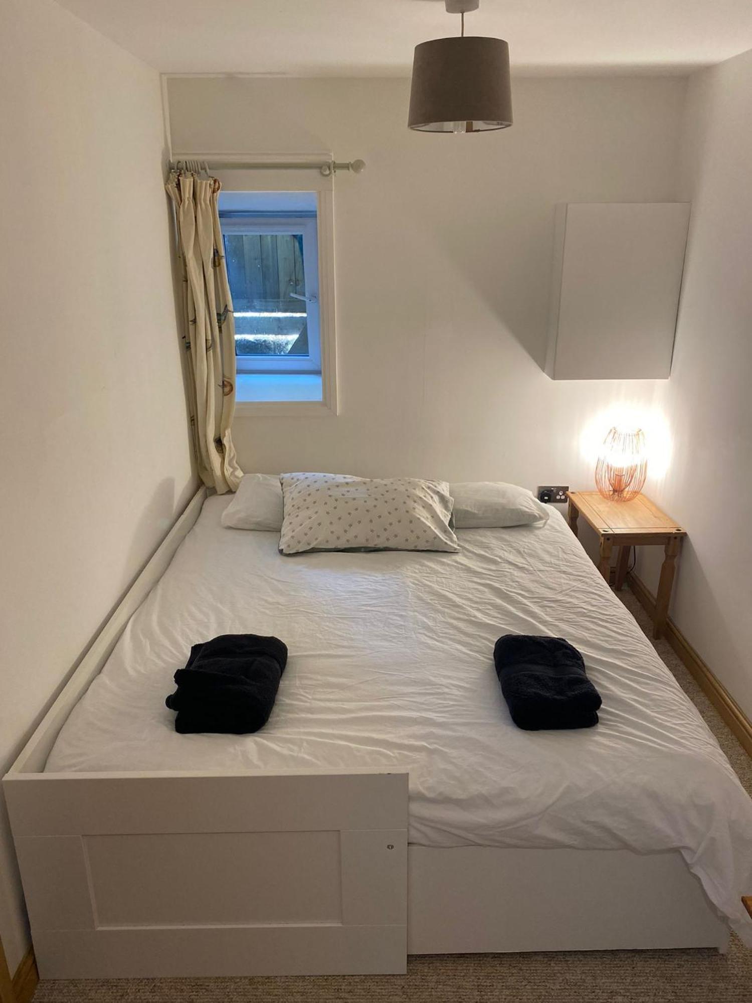 Spacious 2 Bedroom Apartment Near Seafront เพนแซนซ์ ภายนอก รูปภาพ